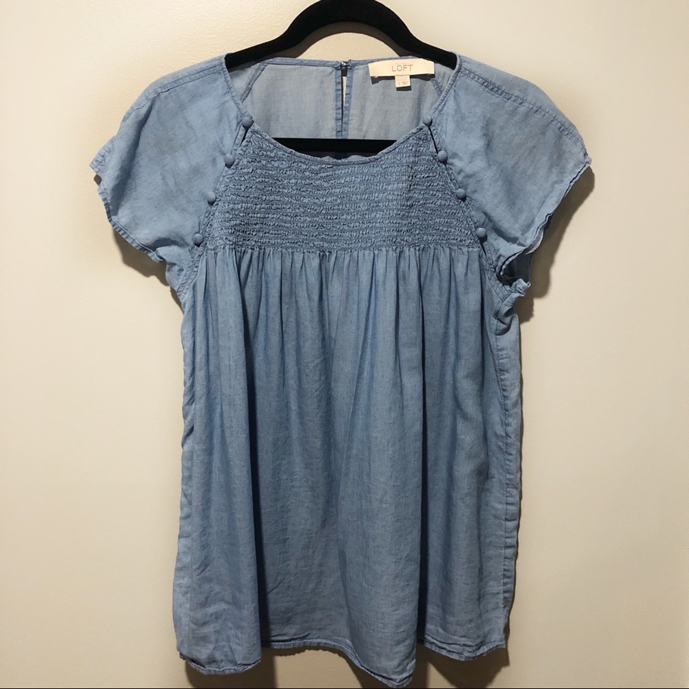 LOFT | Flowy Chambray Smocked Short Sleeve Top S